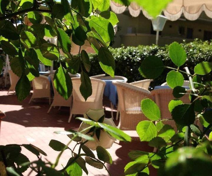 Hotel Solitude Riccione Eksteriør billede